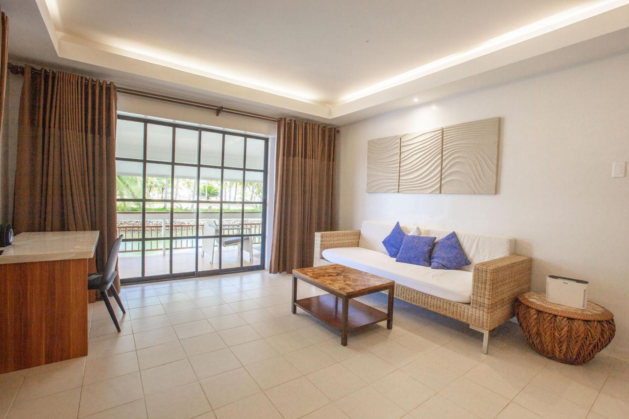 Golden Sands Destination Resorts Daanbantayan Екстер'єр фото